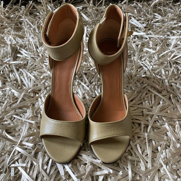 Givenchy Shark Lock Sandals - Picture 2 of 15